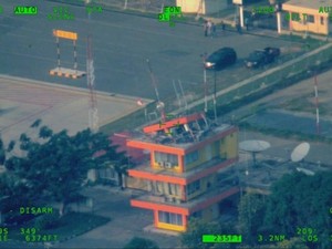 Para Calon Penumpang Pilih Menginap di Bandara Palu