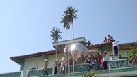Luas tanah semula 329 m2 kini menjadi dua kali lebih besar yakni 675 m2. Masjid pengganti dilengkapi ruangan 6 m2 untuk gudang, ruang tamir, soundsystem, dan ruang remaja masjid. Terdapat tempat wudhu dengan lima kamar mandi serta halaman seluas 300 m2 sudah berupa paving block. Foto: Dok. Kementerian PUPR