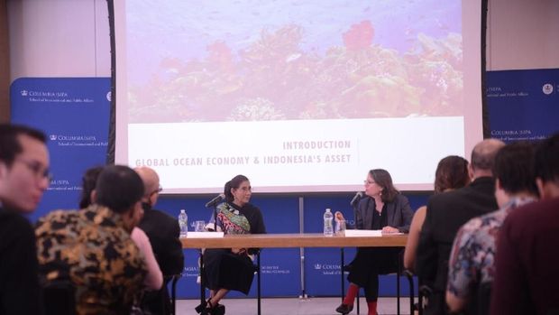 Menteri Kelautan dan Perikanan Susi Pudjiastuti mengisi kuliah umum di School of International and Public Affairs (SIPA), Columbia University.