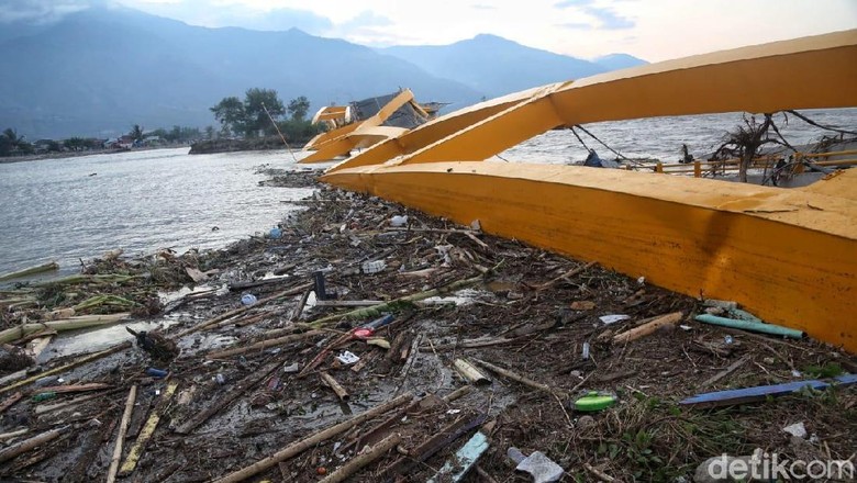 China Kirim Bantuan Tunai ke Palang Merah Indonesia Usai Gempa Palu China Kirim Bantuan Tunai ke Palang Merah Indonesia Usai Gempa Palu