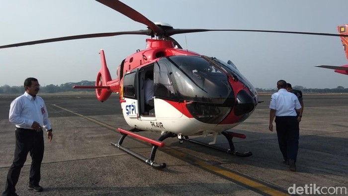 Pagi-pagi Menhub Naik Heli ke Bandung