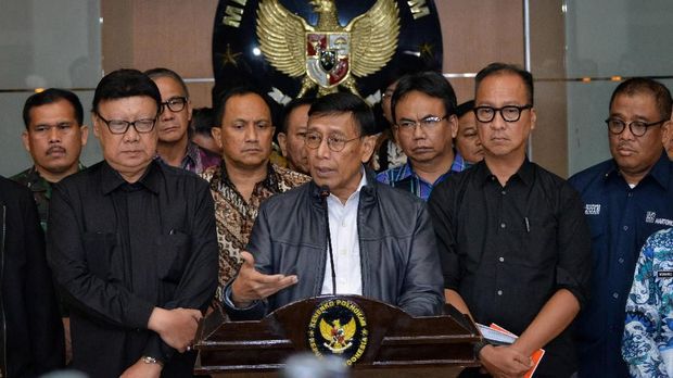 Wiranto: Negara Sahabat Siap Pinjamkan 10 Pesawat Hercules