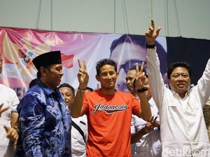Sandi Ajak Relawan dan Emak-Emak Doakan Korban Gempa Sulawesi