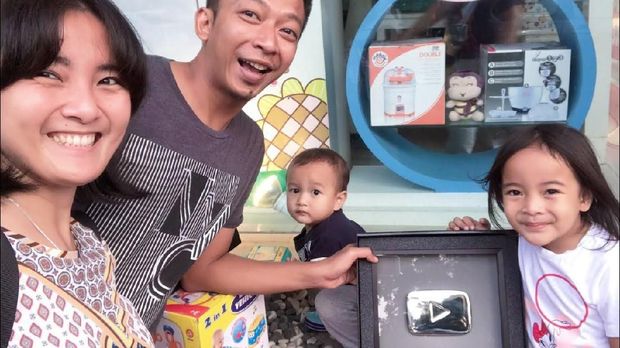 Wow! 5 YouTuber Cilik Ini Punya Penghasilan Miliaran Rupiah