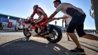 Dimas Ekky Pratama yang turun di kelas CEV Moto2 European Championship. Dok. AHM.