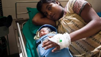 Menggunakan teknologi yang sebelumnya dikembangkan untuk pakaian astronot, NASA menciptakan material phase-change. Material ini mampu menyesuaikan temperatur badan dengan lingkungannya yang biasa ditemukan di produk bayi. Foto: NASA
