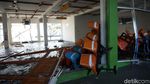 Penampakan Crane Luluh Lantak di Pelabuhan Diterjang Tsunami