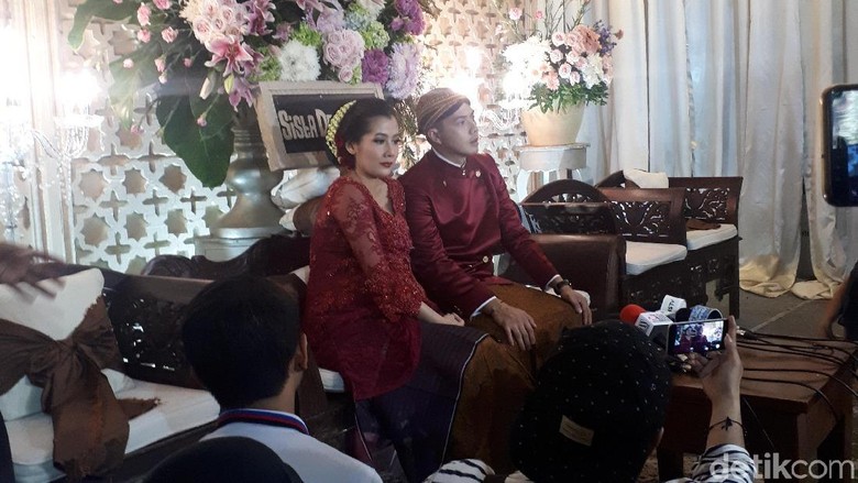 Hamil Tua, Ardina Rasti Curhat Dibawakan Gunting ke Lokasi Syuting Foto: Asep/ detikHOT Hamil Tua, Ardina Rasti Curhat Dibawakan Gunting ke Lokasi Syuting Foto: Asep/ detikHOT