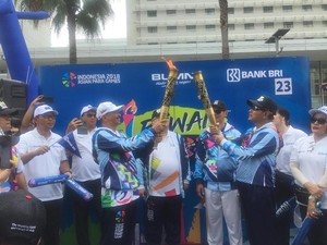 BRI Ikut Meriahkan Pawai Obor Asian Para Games di Jakarta