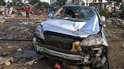 Mobil-mobil yang Jadi Saksi Bisu Tsunami Palu