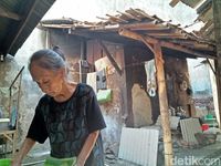 Kisah Laminten 10 Tahun Tinggal di Bekas Kamar Mandi Umum Kisah Laminten 10 Tahun Tinggal di Bekas Kamar Mandi Umum