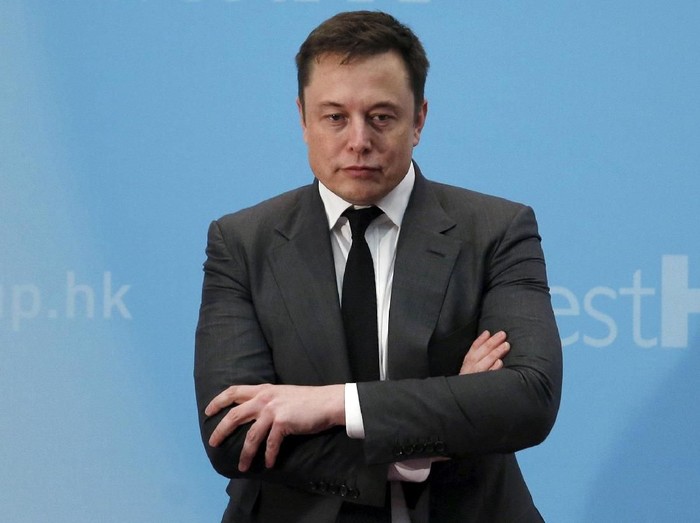 FILE PHOTO: Tesla Chief Executive Office Elon Musk speaks at his companys factory in Fremont, California, U.S., June 22, 2012.   REUTERS/Noah Berger/File Photo