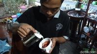 Sluurp! Menyeruput Java Mocca di Doesoen Kopi Sirap yang Sejuk 