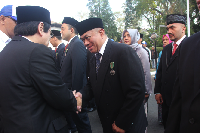 Terus Berinovasi, Direksi JNE Raih Penghargaan Satyalancana