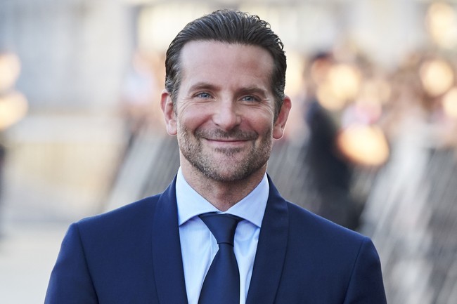 Posisi ketiga ada Bradley Cooper. Aktor yang sukses memulai debut sutradaranya lewat film A Star Is Born memiliki kesempurnaan wajah 91,08 persen. Foto: Getty Images