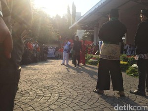 Kirab Obor Asian Para Games Juga Doa untuk Korban Tsunami Palu dan Donggola