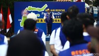 Surya Paloh memberikan sedikit sambutannya.