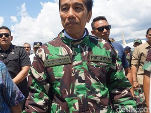 Ini Makna Jaket Loreng Jokowi saat Tinjau Korban Gempa di Palu