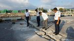 Penampakan Crane Luluh Lantak di Pelabuhan Diterjang Tsunami