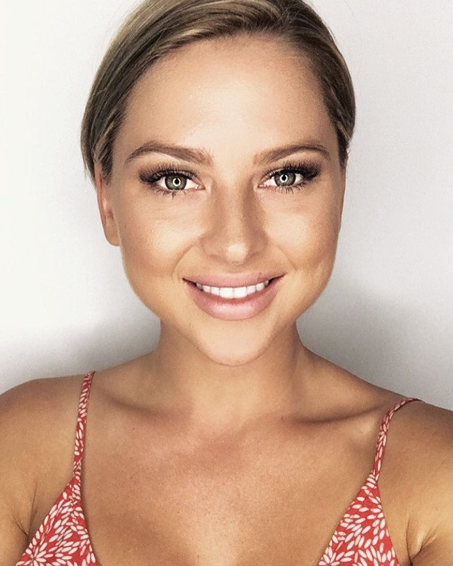 Akan menyenangkn jika aku punya visa AS karena aku bisa bekerja di sini dan di Amerika untuk bisa bekerja penuh waktu. Industri film di Australia bagus dan semakin bagus tapi idealnya aku ingin bekerja di sini dan di AS, ungkap Ilana. Foto: Instagram @ilanacollins