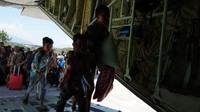 Para korban dievakuasi ke Manado, Sulawesi Utara, menggunakan pesawat Hercules milik TNI AU.
