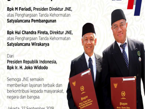 Terus Berinovasi, Direksi JNE Raih Penghargaan Satyalancana