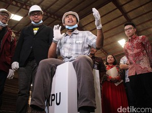 F-Gerindra DPR Setujui Kotak Suara Kardus, Kenapa Baru Protes Sekarang?