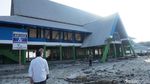Penampakan Crane Luluh Lantak di Pelabuhan Diterjang Tsunami