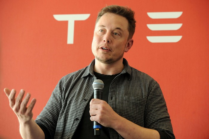 FILE PHOTO: Tesla Chief Executive Office Elon Musk speaks at his companys factory in Fremont, California, U.S., June 22, 2012.   REUTERS/Noah Berger/File Photo
