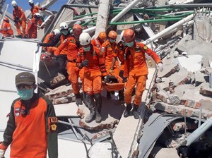 Ini yang Mungkin Dialami Tubuh Saat Terjebak Reruntuhan