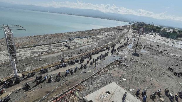 Jokowi Tiba di Palu: Saya Minta Semua Siap Kerja Siang Malam