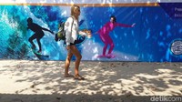 Banyak wisatawan mancanegara menghabiskan waktu surfing di tempat ini. Event selancar internasional kerap digelar di Pantai Watukarung (Purwo Sumodiharjo/detikTravel)