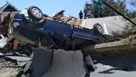 Luluh Lantak Palu Diterpa Tsunami: Jalan Hancur-Mobil Berserakan