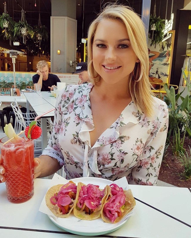 Tiga minggu kemudian Ilana resign dari pekerjaannya dan pergi ke Amerika Serikat untuk di-training menjadi stuntwoman. Ia pun bergabung dengan 87Eleven Stunt Academy. Foto: Instagram @ilanacollins