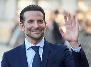 Terungkap! Bradley Cooper Dibantu Eddie Vedder untuk A Star is Born