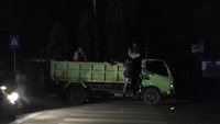 Usai diterjang gempa dan tsunami, jaringan listrik kota Palu memang terputus. Kondisi tersebut sudah berlangsung selama dua hari.