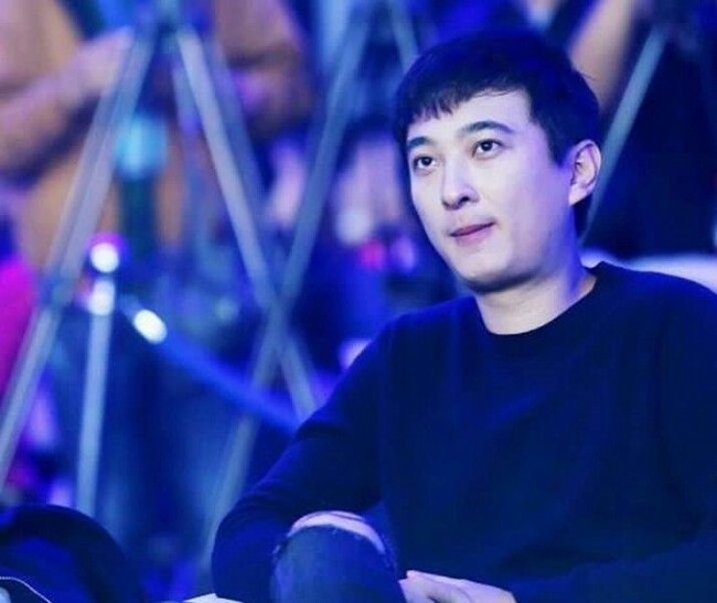 Kriteria kekasih pria 30 tahun itu cukup mengejutkan. Bukan yang cantik atau yang juga datang dari keluarga kaya, melainkan punya payudara yang besar. Foto: Dok. Weibo Wang Sicong