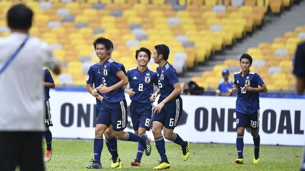 Jepang lolos ke semifinal Piala Asia U-16 usai menekuk Oman 2-1. (