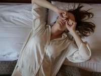 Tak Cuma Enak, Ngulet Saat Bangun Tidur Juga Ada Manfaatnya