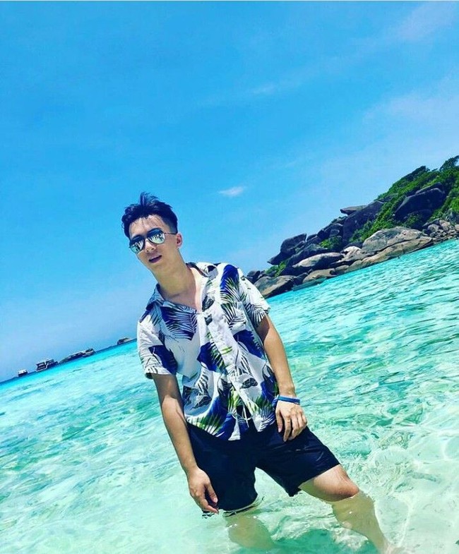 Wang Sicong disebut-sebut sebagai anak terkaya di China. Lantaran ia anak tunggal dari miliarder China, Wang Jianlin. Sicong menjadi satu-satunya pewaris harta sang ayah yang menurut Forbes pada 2018, kekayaannya mencapai US$ 30,1 miliar. Foto: Dok. Instagram Wang Sicong