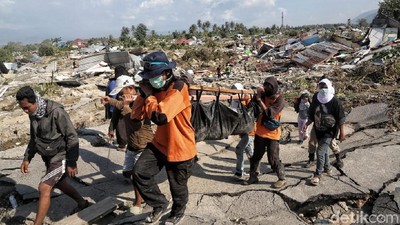 Pencarian Korban Gempa di Balaroa Palu Terus Dilakukan