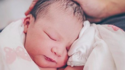 Imutnya Baby Sea, Anak Kedua Ryan Delon dan Sharena