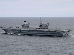 Kapal Induk Tercanggih Inggris Unjuk Kekuatan dengan Jet F-35