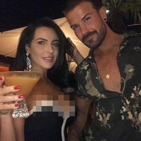 Ini menjadi postingan terakhir Kate di Instagramnya. Dalam foto tersebut ia sedang berada di sebuah acara. Acara tersebut bertepatan sebelum ia tewas kecelakaan.  Foto: Instagram @kate_woodcock