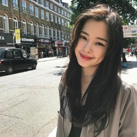 Aktris asal Korea Selatan, Honey Lee, dikritik netizen karena komentar rasis yang diunggahnya di Instagram. Dalam salah satu postingan fotonya, Ia membuat caption yang dianggap merendahkan orang berkulit hitam. Foto: Instagram/@honey_lee32