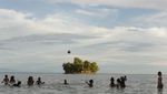 Pesona Pulau Biak yang Rencana Jadi Bandar Antariksa SpaceX