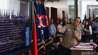 Kepala Pusat Data Informasi dan Humas BNPB Sutopo Purwo Nugroho menerima informasi tinggi tsunami di Donggala ada yang mencapai ketinggian tujuh meter. Dia menerima info tsunami tersebut terjadi di Kecamatan Banawa yang ada di pesisir pantai.