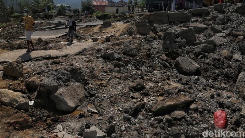 KPK Ingatkan Dana Bantuan Tsunami Palu Harus Tepat Sasaran KPK Ingatkan Dana Bantuan Tsunami Palu Harus Tepat Sasaran