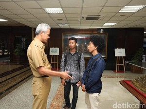 Mahasiswa Palu di Semarang Gabung Relawan untuk Cari Keluarganya