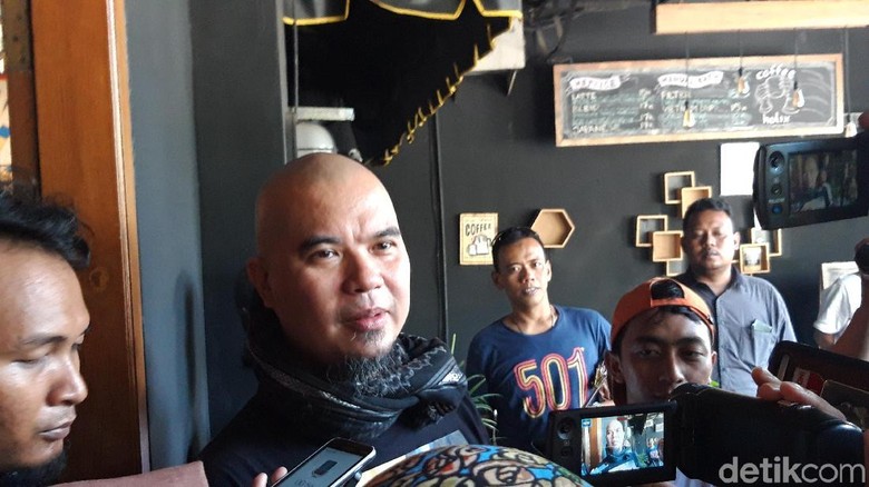 Ahmad Dhani Tersangka dan Ancaman 4 Tahun Penjara Ahmad Dhani Tersangka dan Ancaman 4 Tahun Penjara
